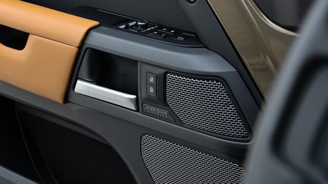 Land Rover DEFENDER 3.0 P400 90 MHEV X | Stoelventilatie | Meridian | Head-up | Trekhaak