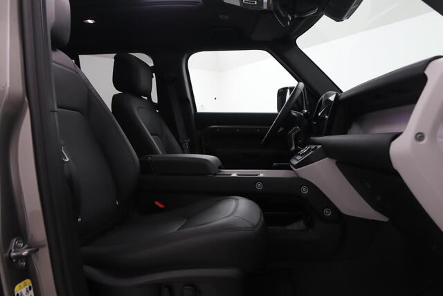 Land Rover DEFENDER P300e 110 X-Dynamic HSE | Black Pack | ACC | BLIS | Panoramadak | 22 Inch | Trekhaak | Luchtvering