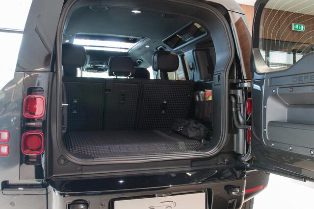 Land Rover DEFENDER 110 2.0 P300e 110 X-Dynamic HSE Snel Leverbaar | Prijs Exclusief Daktent | Leder Uitbreiding!