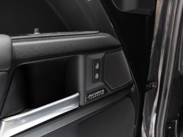 Land Rover DEFENDER 110 2.0 P300e 110 X-Dynamic HSE Snel Leverbaar | Prijs Exclusief Daktent | Leder Uitbreiding!
