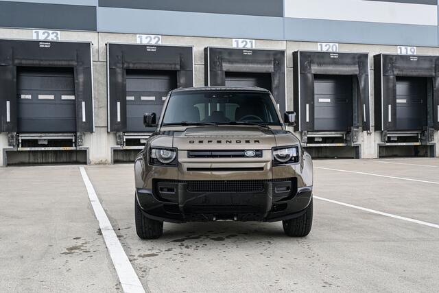 Land Rover DEFENDER 2.0 P300e 110 X-Dynamic SE