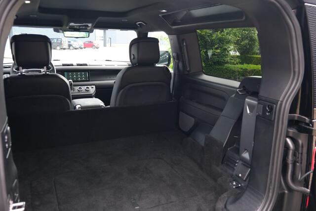 Land Rover DEFENDER 3.0 D200 90 MHEV X-Dynamic SE / Cold Climate Pack / Afneembare trekhaak / Meridian
