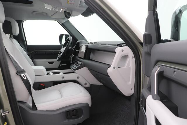 Land Rover DEFENDER P300e 110 X-Dynamic HSE | Pangea Green Satin | Black Pack | ACC | Panoramadak | Luchtvering | Stoel+Stuurverwarming | 360° Camera | Trekhaak