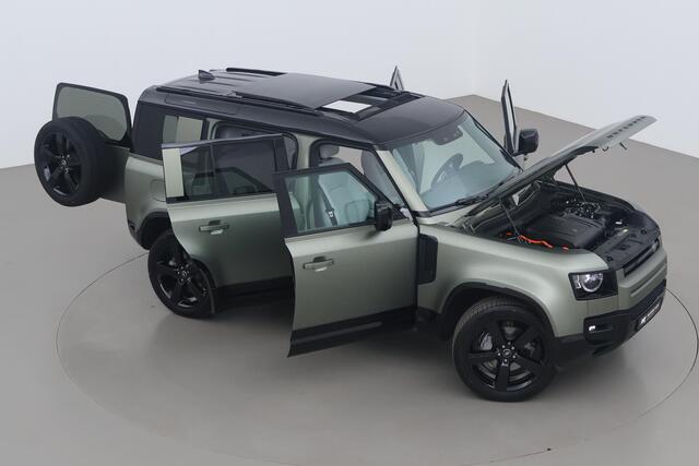 Land Rover DEFENDER P300e 110 X-Dynamic HSE | Pangea Green Satin | Black Pack | ACC | Panoramadak | Luchtvering | Stoel+Stuurverwarming | 360° Camera | Trekhaak