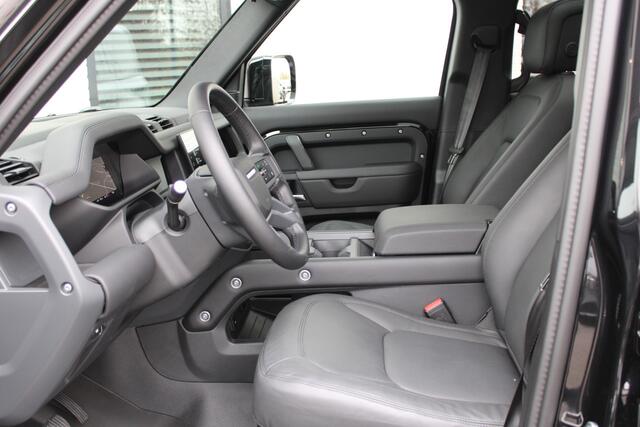 Land Rover DEFENDER 110 3.0 D300 / 110 / X-Dynamic / HSE / Luchtvering / Panorama / Vol Opties / NIEUW