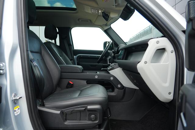 Land Rover DEFENDER 110 2.0 P400e 110 X-Dynamic SE 400pk Panoramadak/Stoelverwarming/360Camera