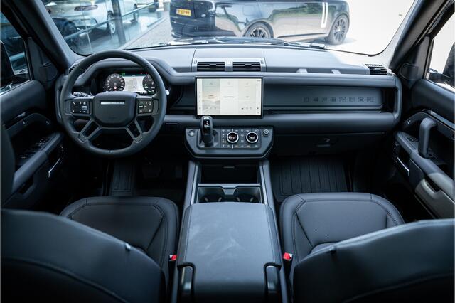 Land Rover DEFENDER 110 2.0 P300e 110 X-Dynamic SE ** Panodak ** Memory ** Stuurverwarming
