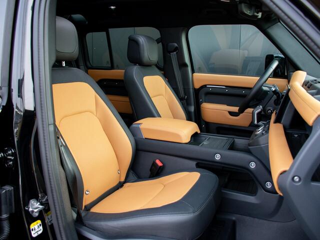 Land Rover DEFENDER 110 2.0 P300e 110 X-Dynamic HSE NP ¤127050 l Trekhaak l Schuif- /kantel Pano l Matrix LED l Adapt. Cruise l Black Pack l 22" Inch l 360 Camera