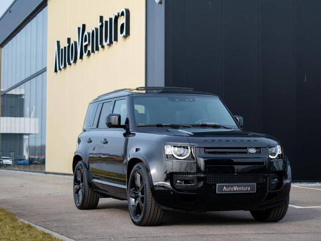Land Rover DEFENDER 110 2.0 P300e 110 X-Dynamic HSE NP ¤126843 l Trekhaak l Schuif- /kantel Pano l Matrix LED l Adapt. Cruise l Black Pack l 22" Inch l 360 Camera