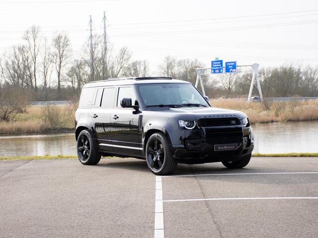 Land Rover DEFENDER 110 2.0 P300e 110 X-Dynamic HSE NP ¤126843 l Trekhaak l Schuif- /kantel Pano l Matrix LED l Adapt. Cruise l Black Pack l 22" Inch l 360 Camera