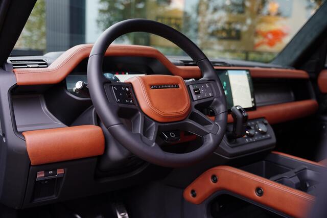 Land Rover DEFENDER 110 P 635 V 8 Octa One of One EXPORT PRICE Lamborghini Leather