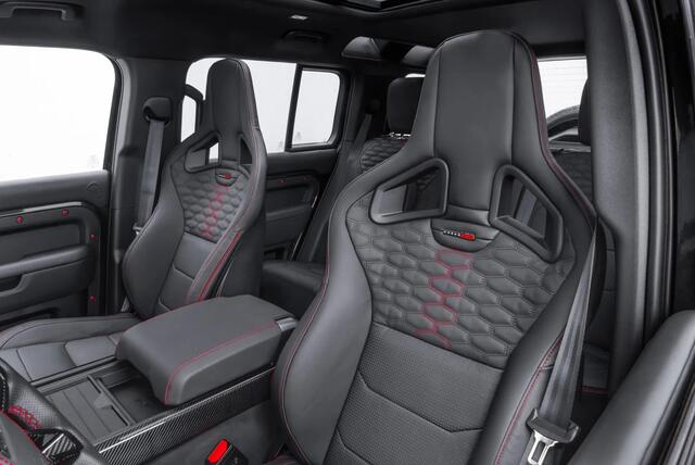 Land Rover DEFENDER V8 | Urban XRS 1/25 | Pano | Elektrische stoelen | 23 inch velgen | Stuurverwarming | 360 camera |