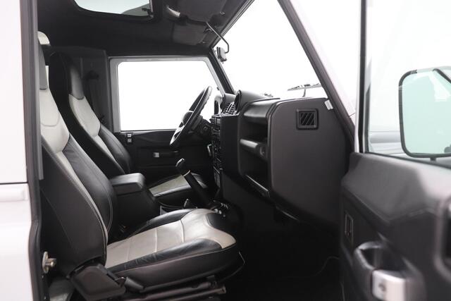 Land Rover DEFENDER 2.2 D 90 SW TD4 Adventure Limited | 4P | Glazen kanteldak | Trekhaak | Vol-Leder | 16 Inch Lichtmetaal