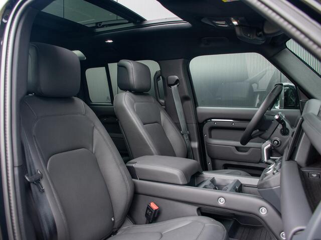 Land Rover DEFENDER 110 2.0 P300e 110 X-Dynamic HSE l NP ¤126.834 l Trekhaak l Schuif-/kantel Panorama dak l Black Pack l 22 Inch