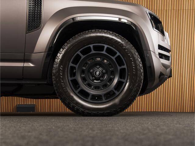 Land Rover DEFENDER 110 4.4 P635 Octa Edition One PANO-20"-MERIDIAN