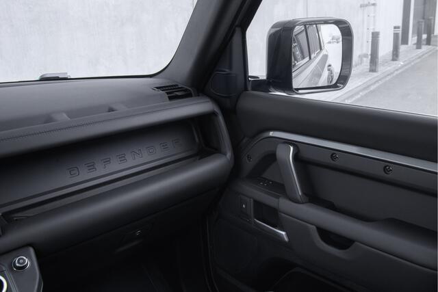 Land Rover DEFENDER 110 2.0 P300e 110 X-Dynamic HSE Urban Wide Track Stoelverwarming | Stoelverkoeling | Stuurverwarming | Pano | HUD