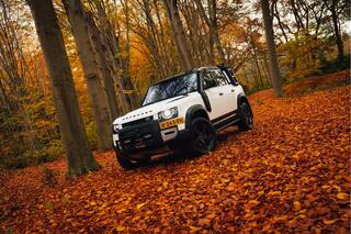 land-rover-defender-110-2.0-p400e-1