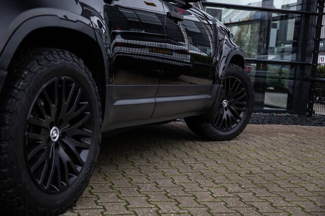 Land Rover DEFENDER 3.0 D200 110 MHEV X-Dynamic Black Edition , Meridian, Trekhaak, Panoramadak,