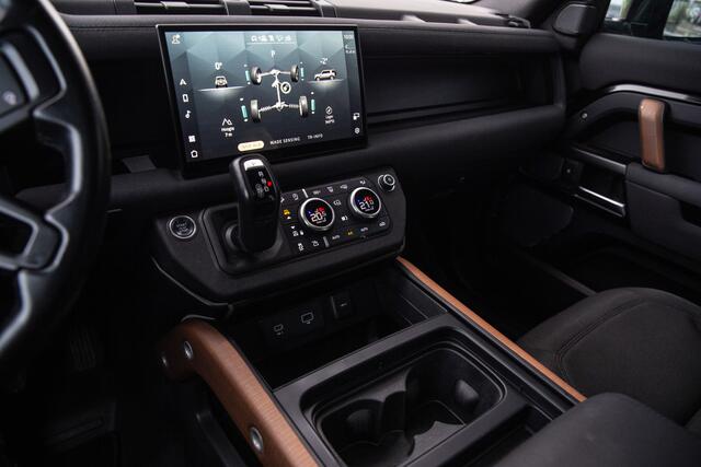 Land Rover DEFENDER 3.0 D200 110 MHEV X-Dynamic Black Edition , Meridian, Trekhaak, Panoramadak,