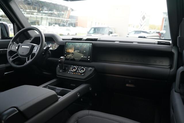 Land Rover DEFENDER 110 2.0 P300e 110 X-Dynamic SE | Voorstoelen verwarmd | Meridian | Schuif/Kantel dak |