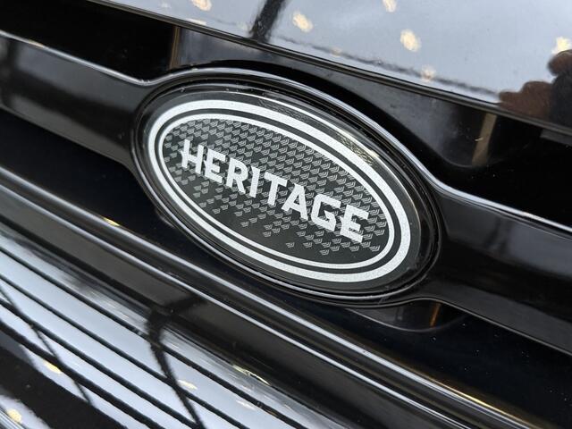 Land Rover DEFENDER 3.0 D250 110 MHEV X-Dynamic SE Heritage Custom / grijs kenteken