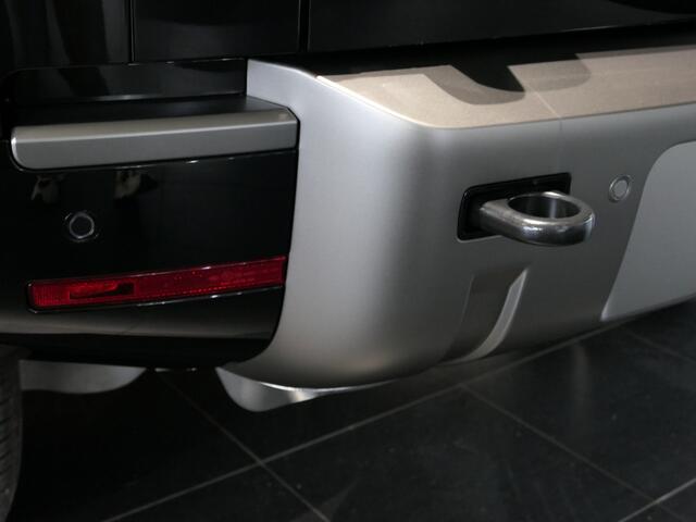 Land Rover DEFENDER 110 2.0 P300e 110 X-Dynamic SE - Plug-in Hybrid - All Seasonbanden - Elektrisch Glazen Panoramadak - 360 graden Camera - Adaptive Cruise Control