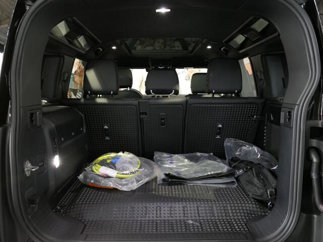 Land Rover DEFENDER 110 2.0 P300e 110 X-Dynamic SE - Plug-in Hybrid - All Seasonbanden - Elektrisch Glazen Panoramadak - 360 graden Camera - Adaptive Cruise Control