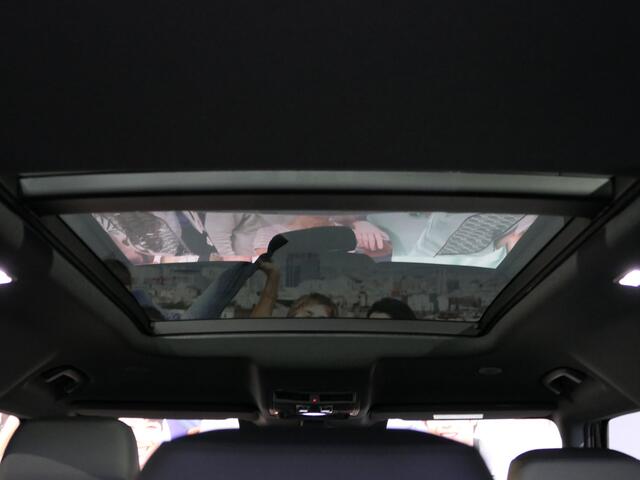 Land Rover DEFENDER 110 2.0 P300e 110 X-Dynamic SE - Plug-in Hybrid - All Seasonbanden - Elektrisch Glazen Panoramadak - 360 graden Camera - Adaptive Cruise Control