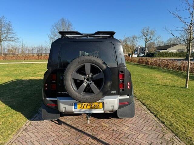 Land Rover DEFENDER P400e 404pk AWD Aut 2021 Santorini Black Luchtvering dealeronderhouden