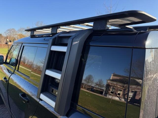 Land Rover DEFENDER P400e 404pk AWD Aut 2021 Santorini Black Luchtvering dealeronderhouden