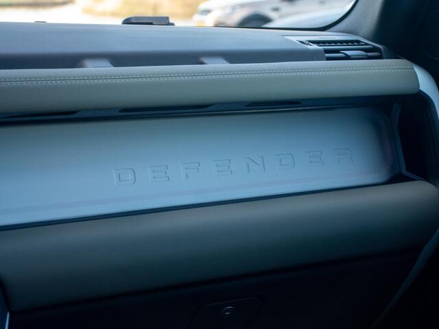 Land Rover DEFENDER 110 2.0 P300e 110 X-Dynamic l Schuif- /kantel Pano l Adapt. Cruise l 360 Camera l Smartview binnenspiegel l