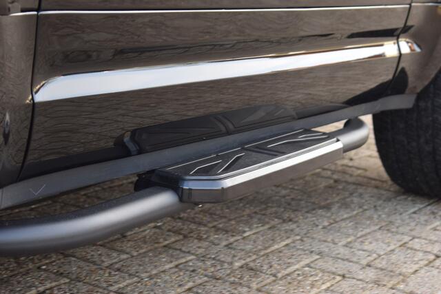 Land Rover DEFENDER 3.0 D200 90 MHEV Grijs Kenteken Explorer Package | 22"Urban Wielen | X-Dynamic uitgevoerd