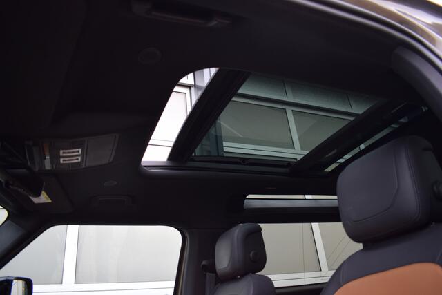 Land Rover DEFENDER 90 3.0 P400 90 X-Dynamic HSE Panodak! | 22inch | Camera | Trekhaak