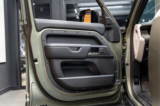 Land Rover DEFENDER 110 X-Dynamic HSE Urban Widetrack 2.0 P300e 110 X-Dynamic HSE 6-persoons