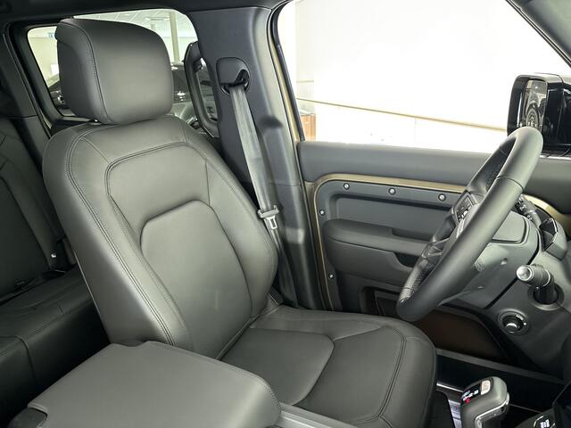 Land Rover DEFENDER 110 2.0 P300e 110 HSE Dynamic Edition