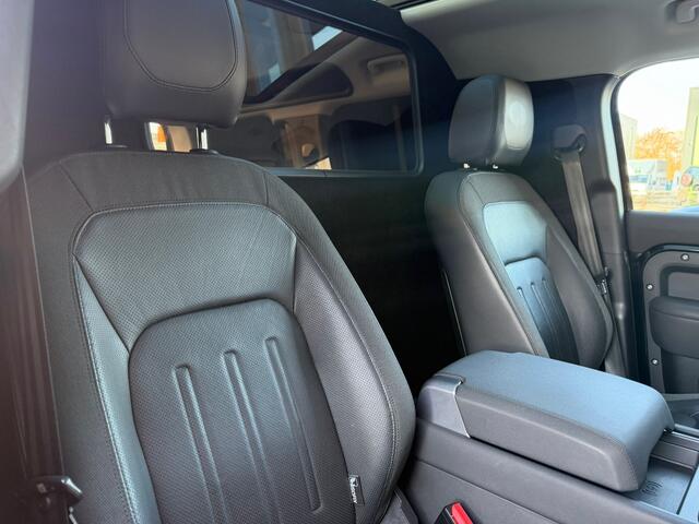 Land Rover DEFENDER 2.0 D240 110 SE