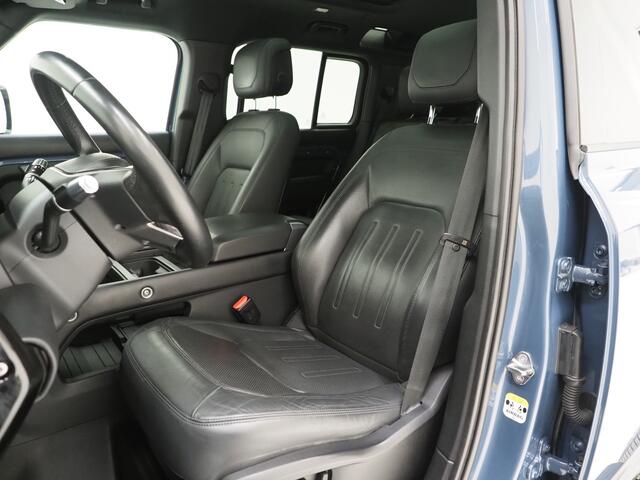 Land Rover DEFENDER 110 2.0 P400e 110 Urban WideTrack Look | Panoramadak | Explorer Pack | Sidesteps | Lightbar | Trekhaak | Meridian | Carplay
