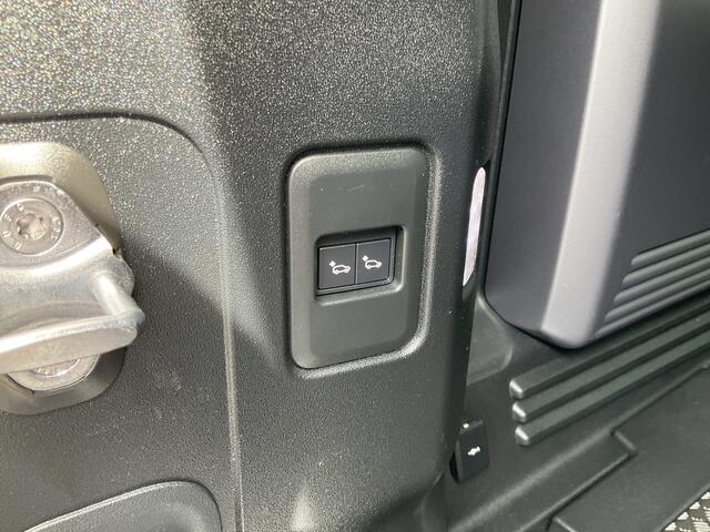 Land Rover DEFENDER 2.0 D240 110 360°Cam Carplay Memory Trekhaak(3500)