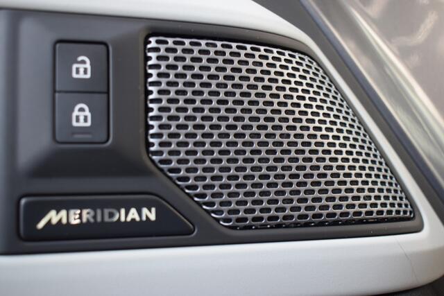 Land Rover DEFENDER 110 2.0 P400e 110 XS Edition | Trekhaak | 360° camera | Memory | Kantel/ Schuifdak | Leder | Meredian