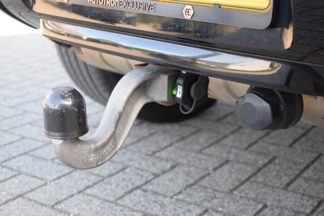 Land Rover DEFENDER 110 2.0 P400e 110 XS Edition | Trekhaak | 360° camera | Memory | Kantel/ Schuifdak | Leder | Meredian