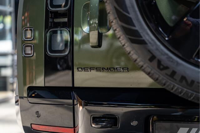 Land Rover DEFENDER 110 X-Dynamic HSE Pano Trekhaak Meridian 2.0 P300e 110 X-Dynamic HSE Woolstone