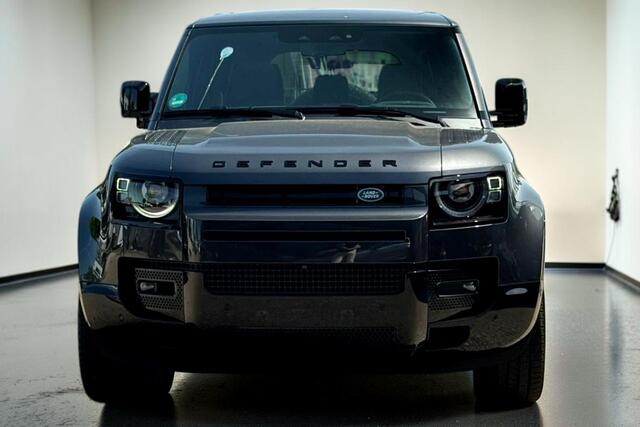 Land Rover DEFENDER 110 2.0 P300e 110 X-Dynamic HSE 297kW/404pk Aut8 PANORAMADAK + ADAPT.CRUISE + LUCHTVERING + MERIDIAN AUDIO + EL.TREKHAAK + LEER + STOEL-&STUURVERWARMING + 360 CAMERA + HEAD-UP + PARKSENSOREN + 22" LM-VELGEN!!