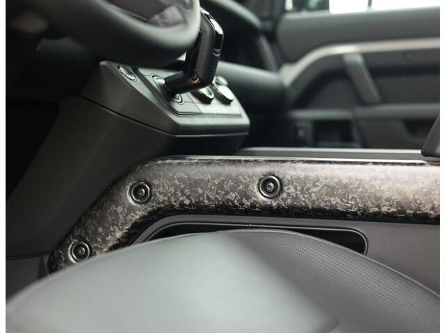 Land Rover DEFENDER P635 OCTA | Pano - Trekhaak - Meridian