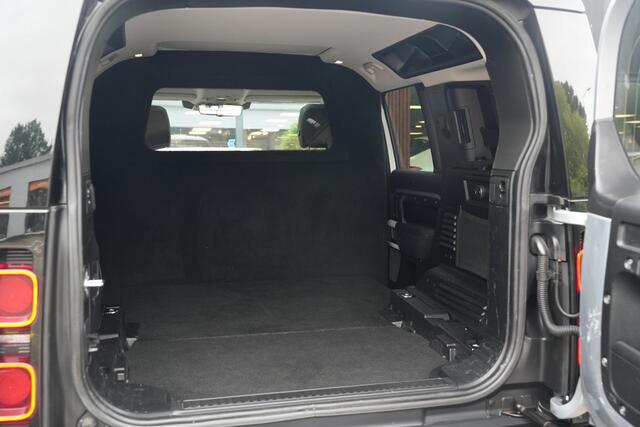 Land Rover DEFENDER 2.0 D240 110 HSE Pano Grijs kenteken Perfect onderhouden