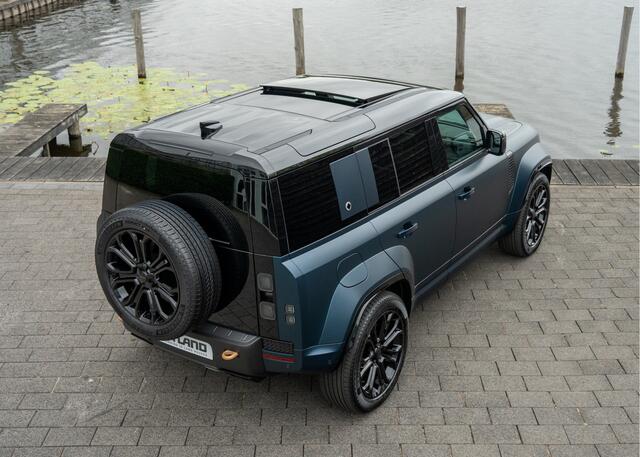 Land Rover DEFENDER 110 4.4 P635 110 Octa Sargasso Blue Satin - Carbon Exterior Pack - Trekhaak