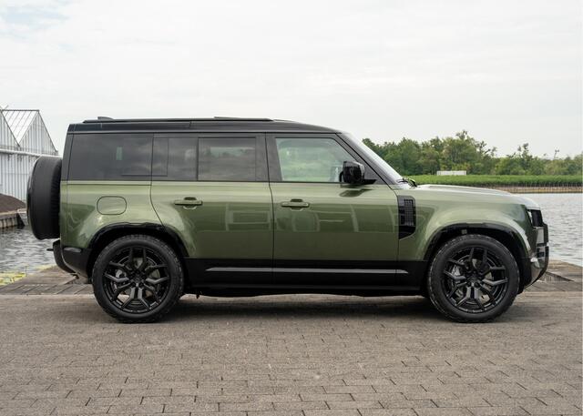 Land Rover DEFENDER 110 P300e 110 X-Dynamic HSE | Full Options | Urban WX-2R | Incl. Winterbanden | Woolstone Green | Caraway leder |