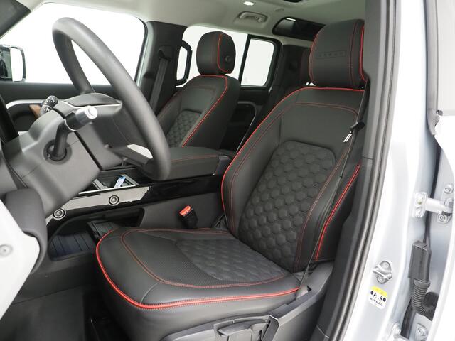Land Rover DEFENDER 110 2.0 P400e 110 | Panoramadak | Honeycomb Leder | Trekhaak | Sidesteps | 360 | Meridian | Keyless