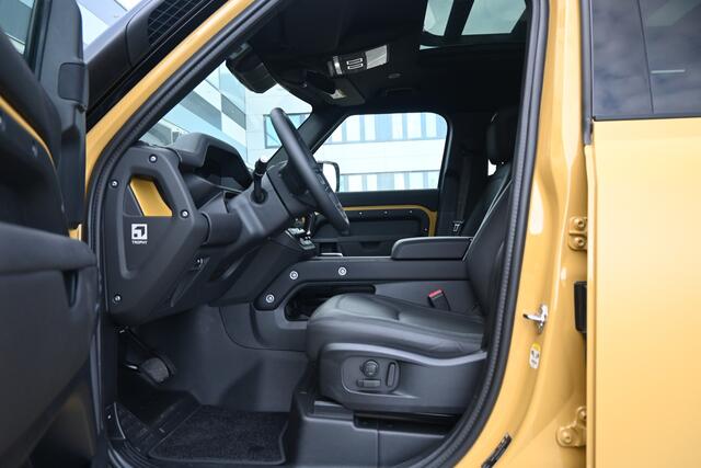 Land Rover DEFENDER 110 2.0 P300e 110 Trophy Edition Deep Sandglow Yellow | € 1.437 per maand*