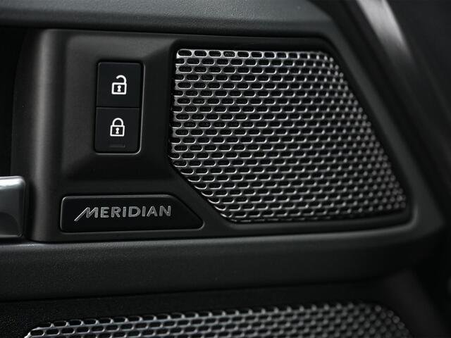 Land Rover DEFENDER 110 2.0 P400e 110 X-Dynamic HSE | Panoramadak | NL-Auto | Dealeronderhouden | Meridian Sound | HUD | 360 Camera | Luchtvering | Stoelverwarming + Ventilatie | Memory Seats | Trekhaak | Koelbox | Ambiance Interieur |