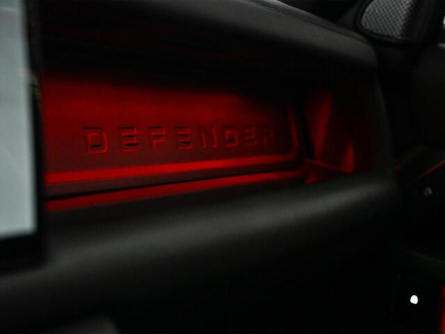 Land Rover DEFENDER 110 2.0 P400e 110 X-Dynamic HSE | Panoramadak | NL-Auto | Dealeronderhouden | Meridian Sound | HUD | 360 Camera | Luchtvering | Stoelverwarming + Ventilatie | Memory Seats | Trekhaak | Koelbox | Ambiance Interieur |